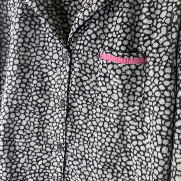Cuddl Duds Medium Grey and Black Pajama Shirt‎ - Picture 2 of 4